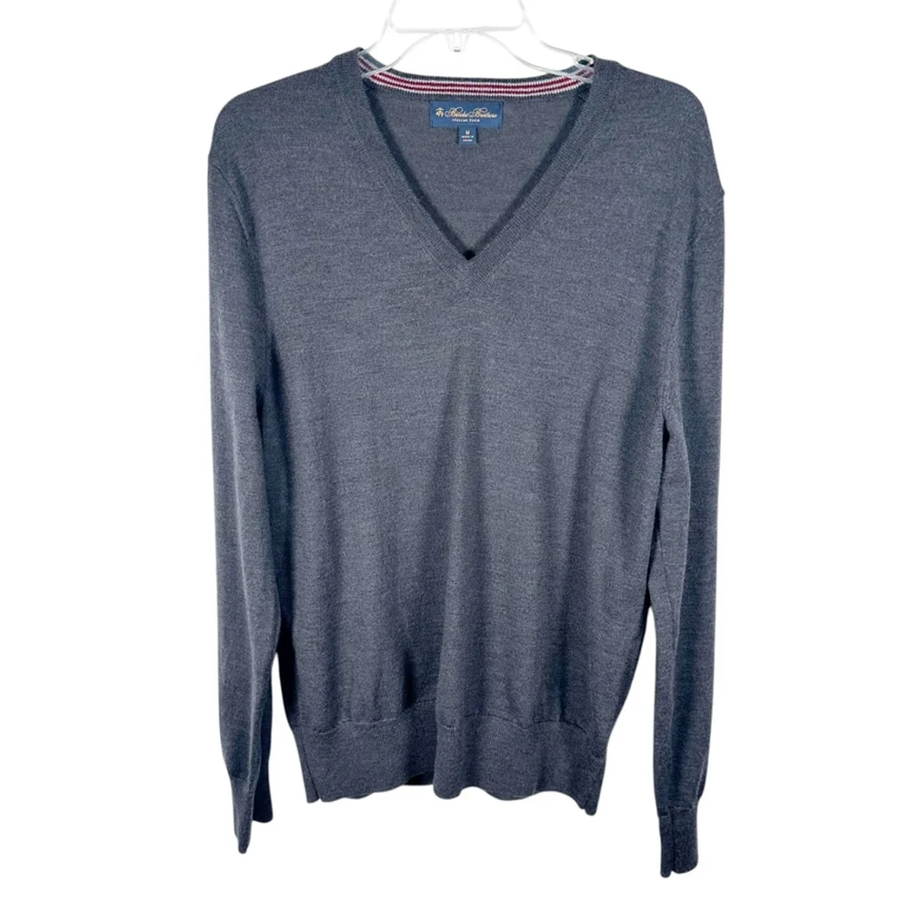 Brooks Brothers Italian Yarn Gray Knit V-Neck Sweater Merino Wool Mens size M